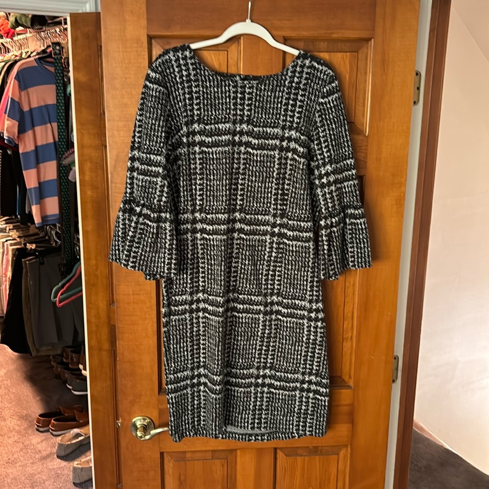 Black and White Plaid Bell-Sleeve Shift Dress